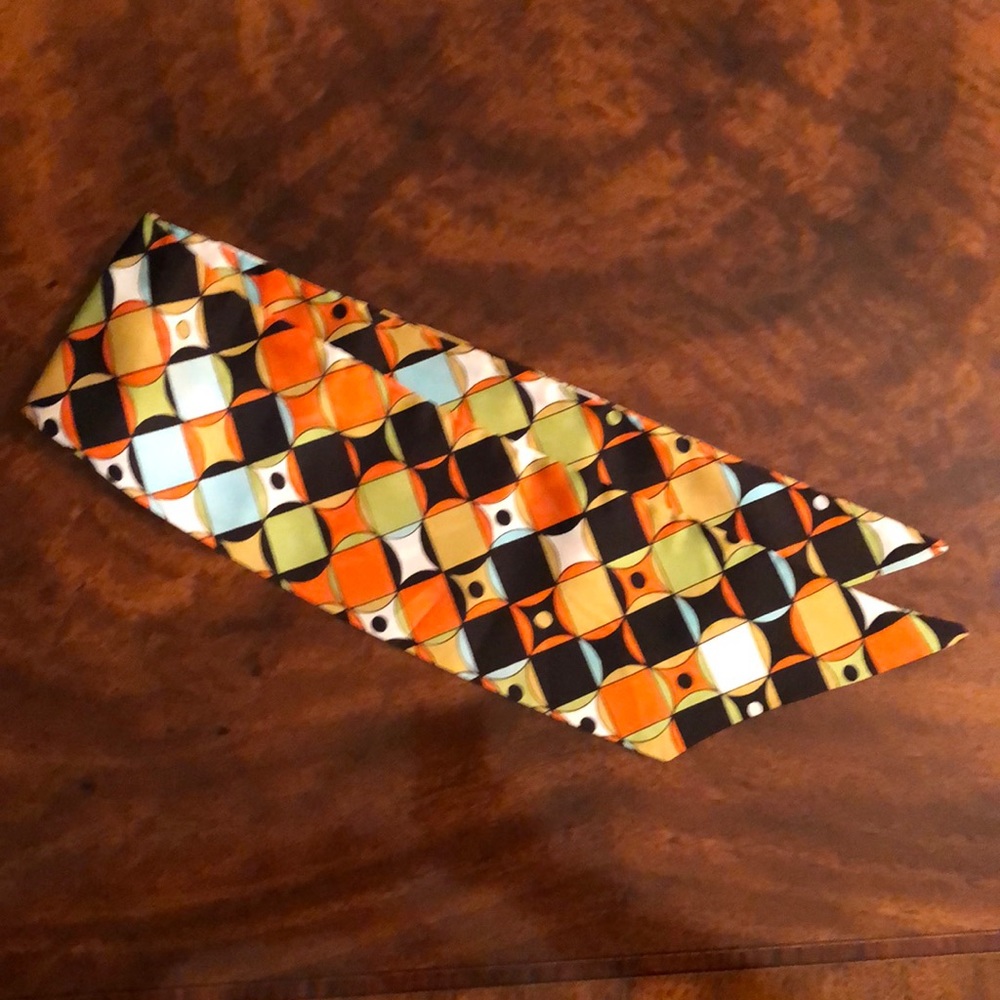 SCARF - Picture 3 of 5